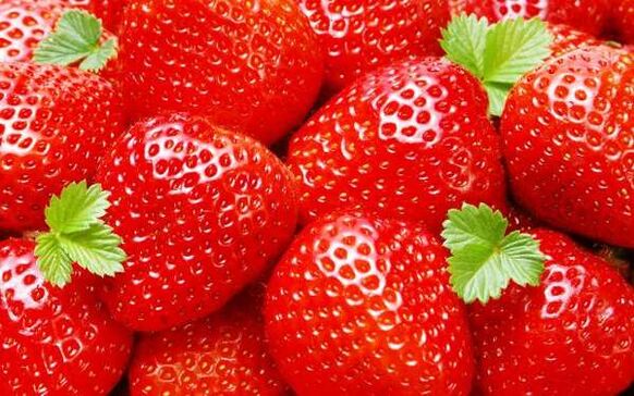 शक्ति बढ़ाने के लिए स्ट्रॉबेरी